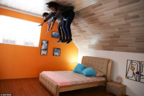 Удивительный перевернутый дом, который привлекает туристов в Колумбии Удивительный перевернутый дом, который привлекает туристов в Колумбии