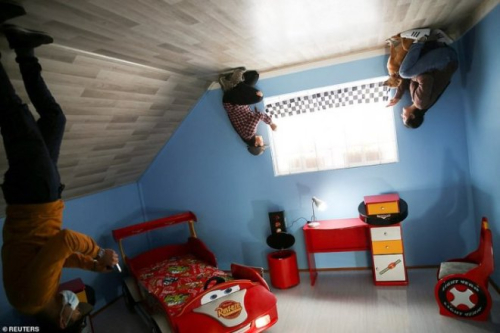 Удивительный перевернутый дом, который привлекает туристов в Колумбии Удивительный перевернутый дом, который привлекает туристов в Колумбии