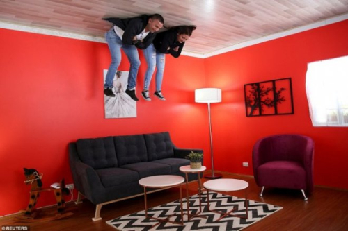 Удивительный перевернутый дом, который привлекает туристов в Колумбии Удивительный перевернутый дом, который привлекает туристов в Колумбии